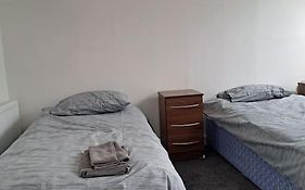 1 Bed Apart