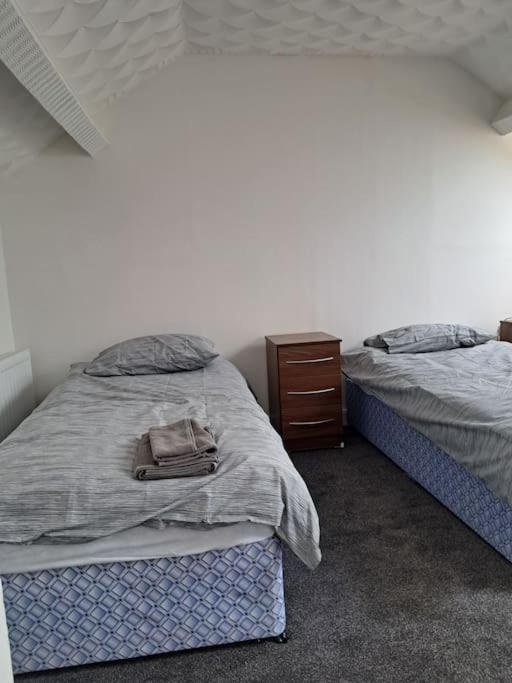 1 Bed Apart Dowlais Exterior photo