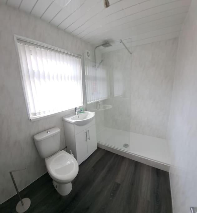1 Bed Apart Dowlais Exterior photo